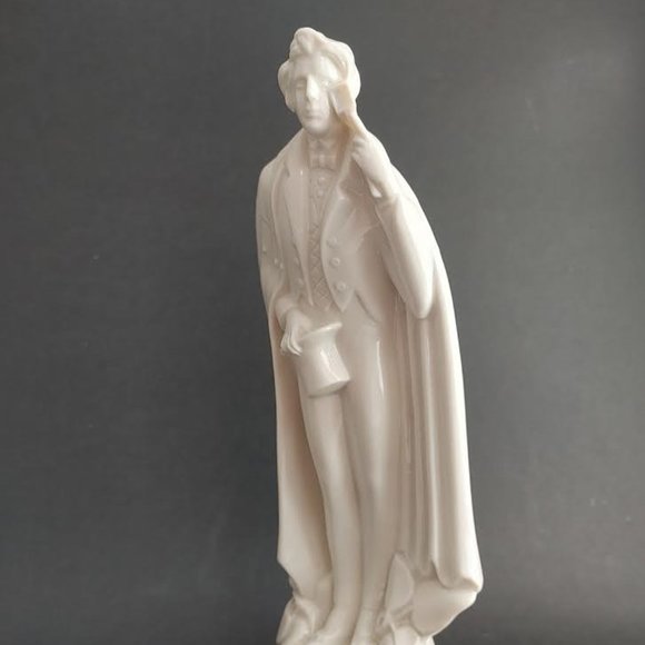 Vintage German Taube Porcelain Victorian Courting Bowing Male Figurine - Picture 1 of 10